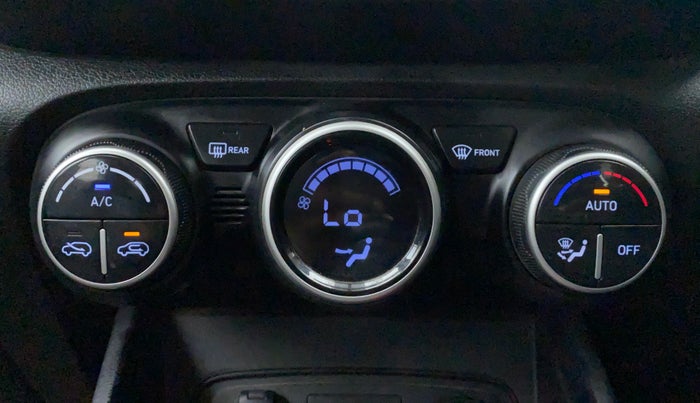 2021 Hyundai VENUE SX(O) CRDi, Diesel, Manual, 31,672 km, Automatic Climate Control