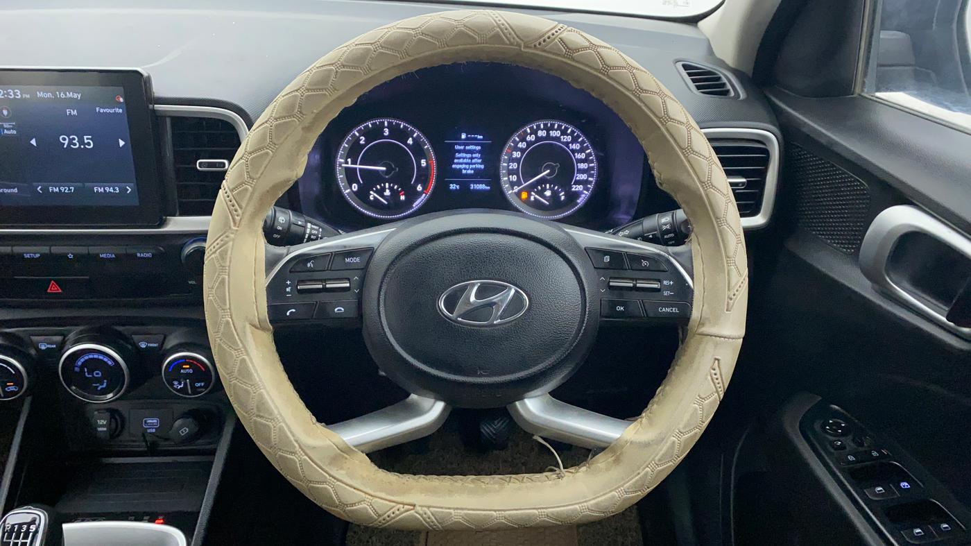 2021 Hyundai VENUE SX(O) CRDi, Diesel, Manual, 31,672 km, Steering Wheel Close Up