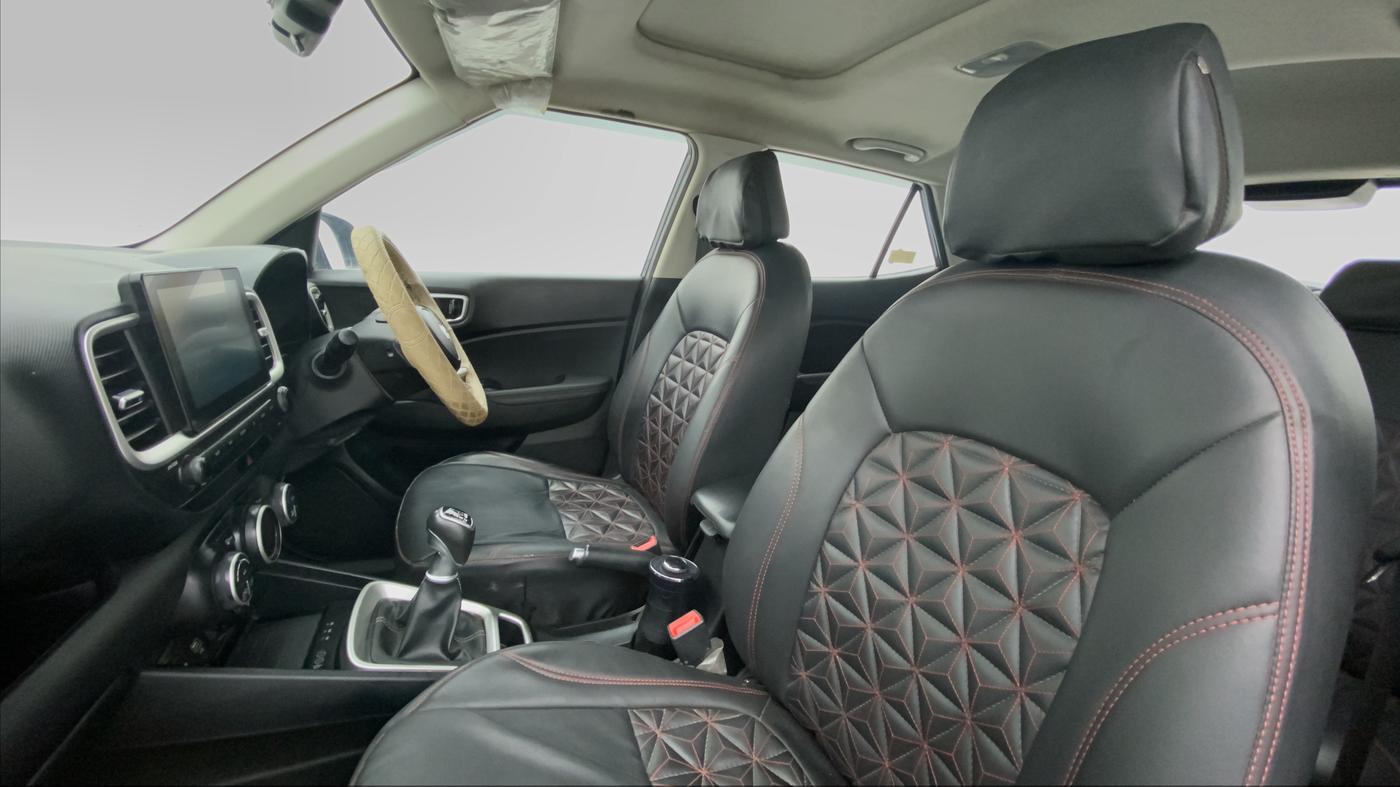 2021 Hyundai VENUE SX(O) CRDi, Diesel, Manual, 31,672 km, Right Side Front Door Cabin