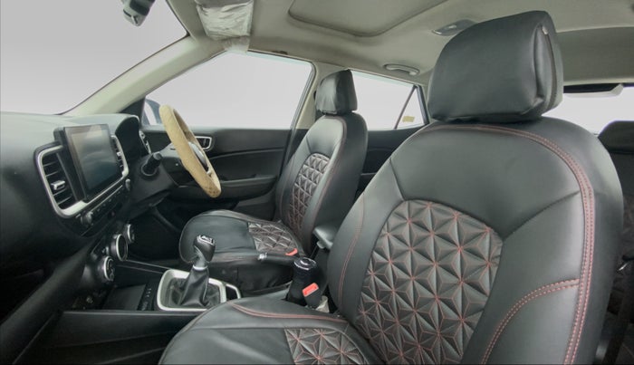 2021 Hyundai VENUE SX(O) CRDi, Diesel, Manual, 31,672 km, Right Side Front Door Cabin