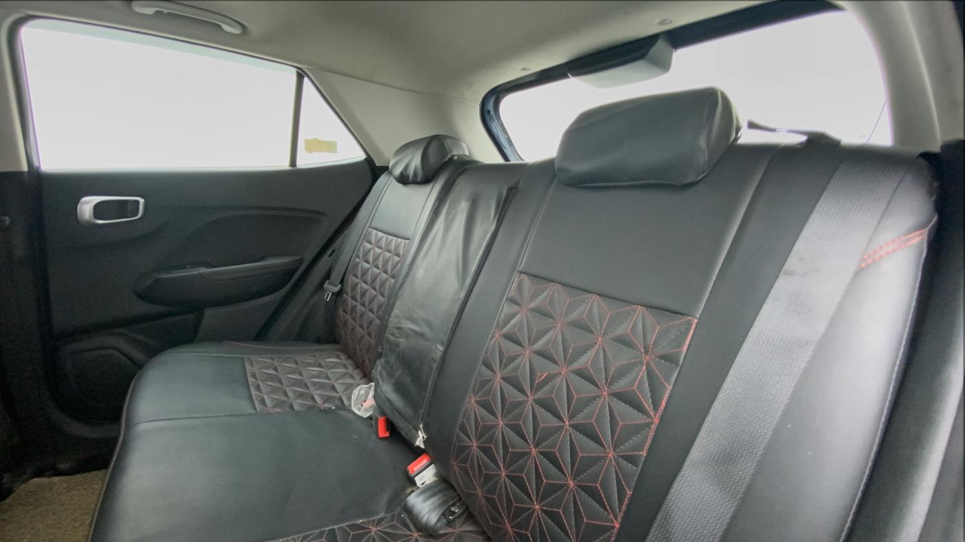 2021 Hyundai VENUE SX(O) CRDi, Diesel, Manual, 31,672 km, Right Side Rear Door Cabin