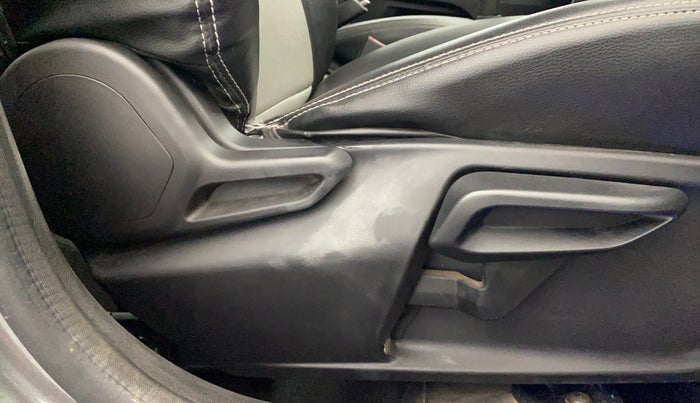 2022 Tata TIAGO NRG XZ MT, Petrol, Manual, 31,735 km, Driver Side Adjustment Panel