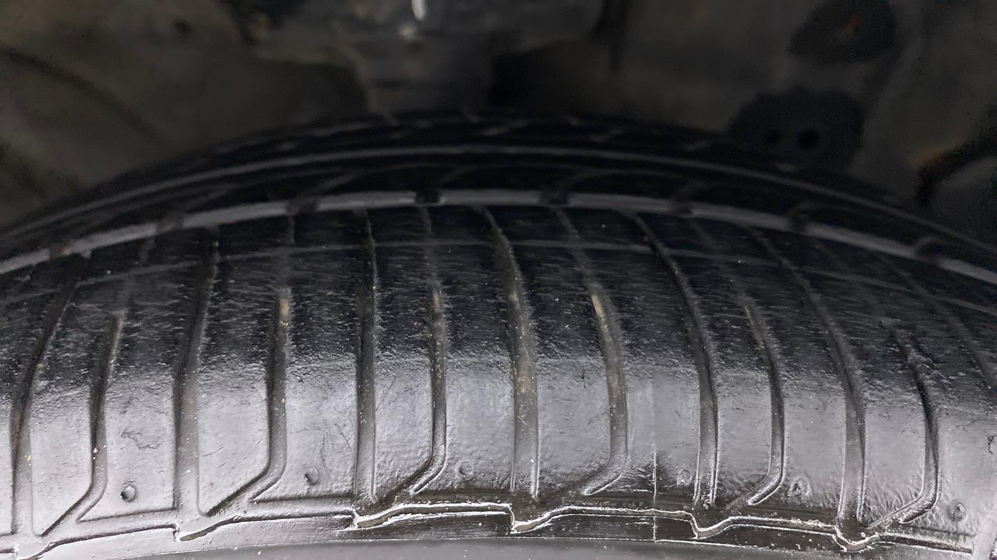 2012 Honda Civic 1.8L I-VTEC V AT SUNROOF, Petrol, Automatic, 84,050 km, Right Front Tyre Tread