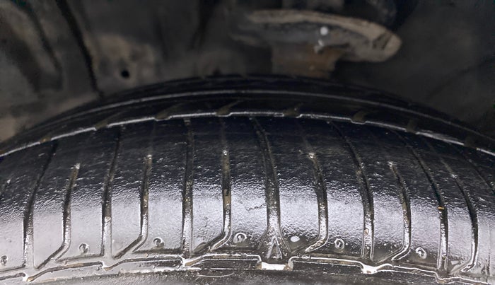2012 Honda Civic 1.8L I-VTEC V AT SUNROOF, Petrol, Automatic, 84,050 km, Left Front Tyre Tread