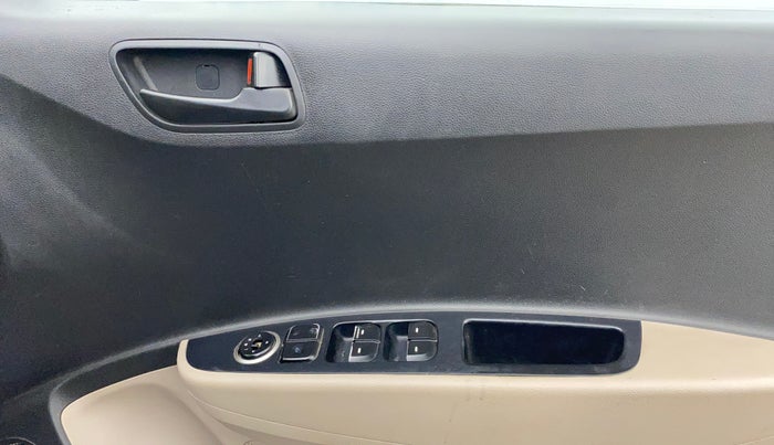 2017 Hyundai Grand i10 MAGNA 1.2 KAPPA VTVT, Petrol, Manual, 89,770 km, Driver Side Door Panels Control