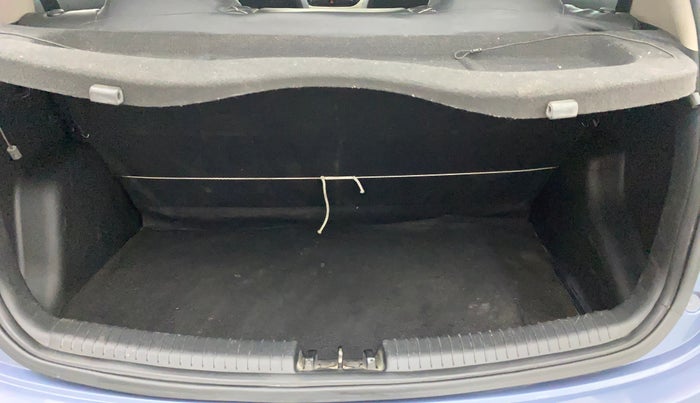 2017 Hyundai Grand i10 MAGNA 1.2 KAPPA VTVT, Petrol, Manual, 89,770 km, Boot Inside