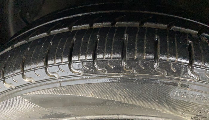 2017 Hyundai Grand i10 MAGNA 1.2 KAPPA VTVT, Petrol, Manual, 89,770 km, Left Front Tyre Tread