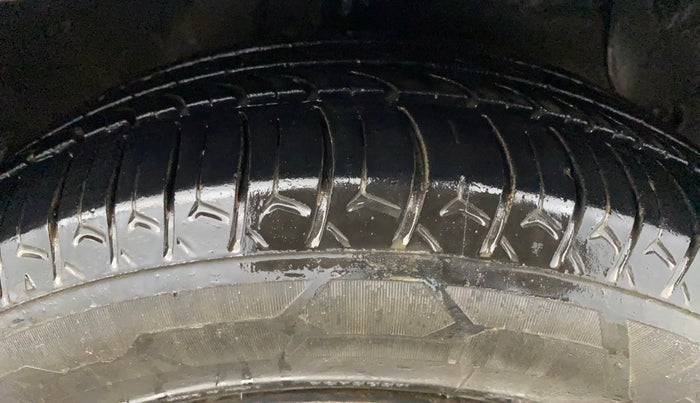 2017 Hyundai Grand i10 MAGNA 1.2 KAPPA VTVT, Petrol, Manual, 89,770 km, Right Front Tyre Tread