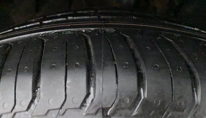 2021 Tata ALTROZ XT PETROL, Petrol, Manual, 48,043 km, Right Front Tyre Tread