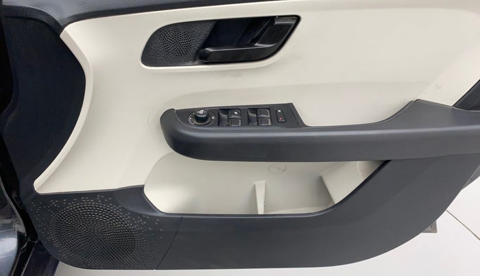 2021 Tata ALTROZ XT PETROL, Petrol, Manual, 48,043 km, Driver Side Door Panels Control