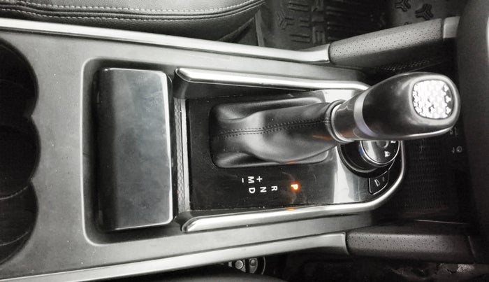 2020 Tata Harrier XZA 2.0L DARK EDITION, Diesel, Automatic, 1,17,325 km, Gear Lever