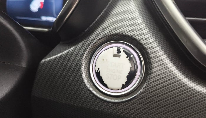2020 Tata Harrier XZA 2.0L DARK EDITION, Diesel, Automatic, 1,17,325 km, Keyless Start/ Stop Button