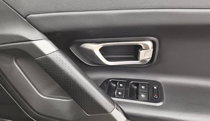 2020 Tata Harrier XZA 2.0L DARK EDITION, Diesel, Automatic, 1,17,325 km, Driver Side Door Panels Control