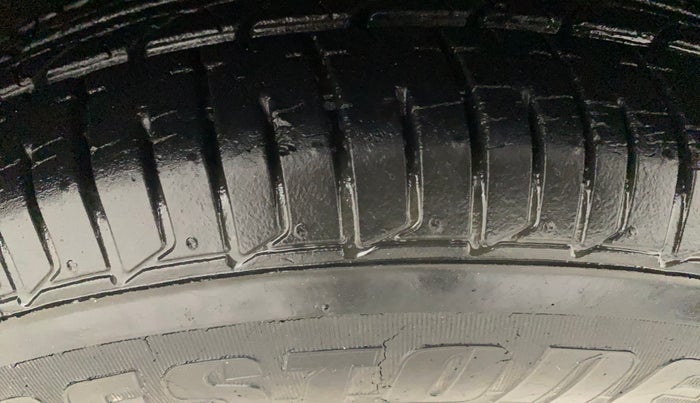 2017 Tata TIGOR XE PETROL, Petrol, Manual, 6,204 km, Right Front Tyre Tread