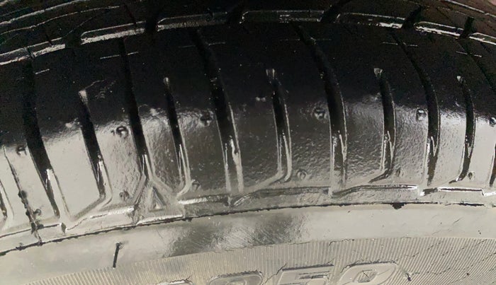 2017 Tata TIGOR XE PETROL, Petrol, Manual, 6,204 km, Right Rear Tyre Tread