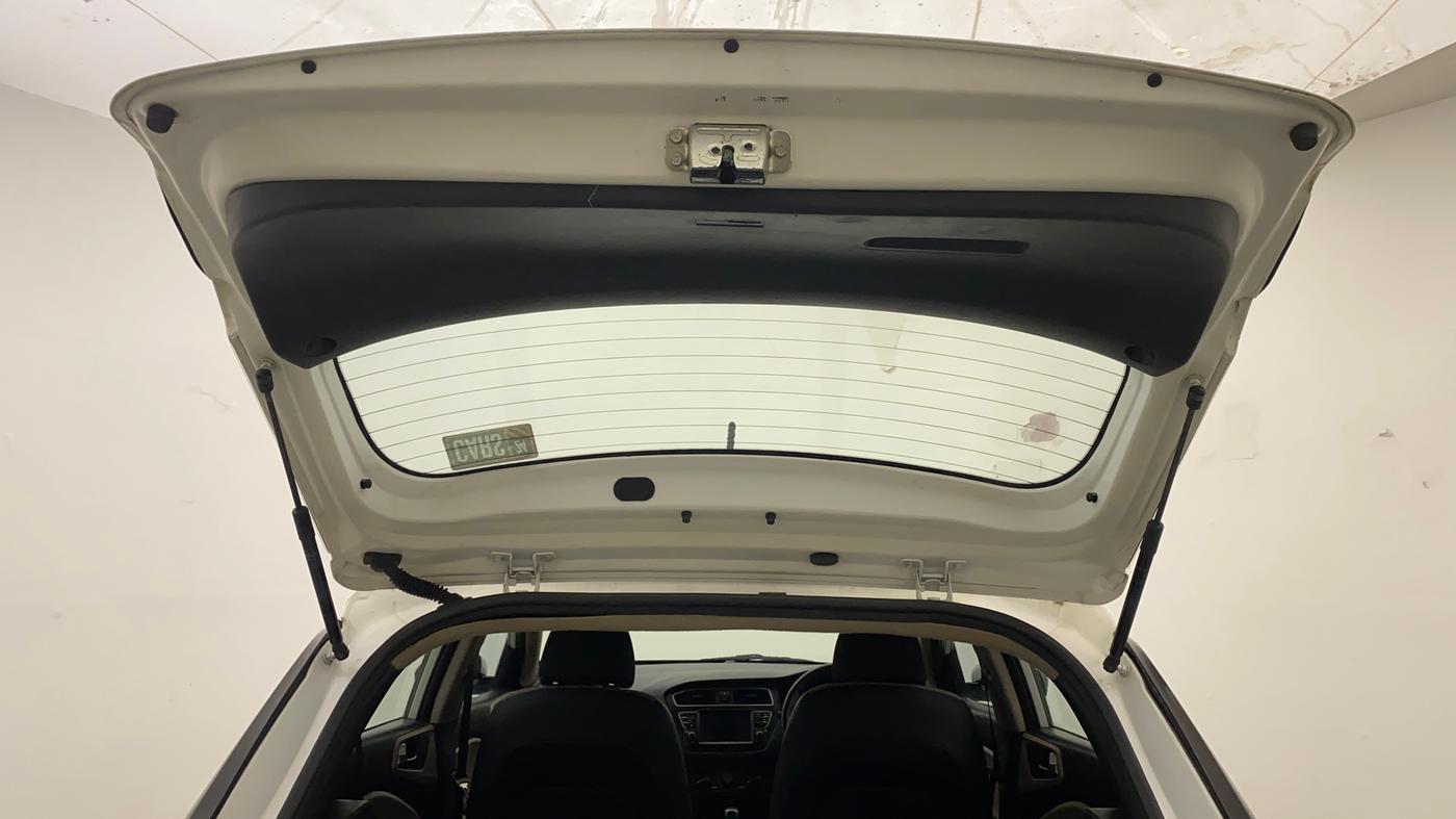 2019 Hyundai Elite i20 SPORTZ PLUS 1.2, CNG, Manual, 47,553 km, Boot Door Open