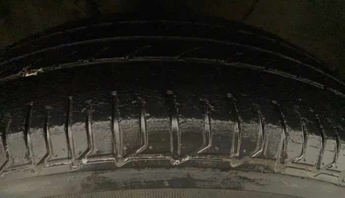 2019 Hyundai Elite i20 SPORTZ PLUS 1.2, CNG, Manual, 47,553 km, Right Front Tyre Tread