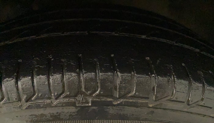 2019 Hyundai Elite i20 SPORTZ PLUS 1.2, CNG, Manual, 47,553 km, Left Front Tyre Tread