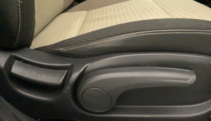 2019 Hyundai Elite i20 SPORTZ PLUS 1.2, CNG, Manual, 47,553 km, Driver Side Adjustment Panel