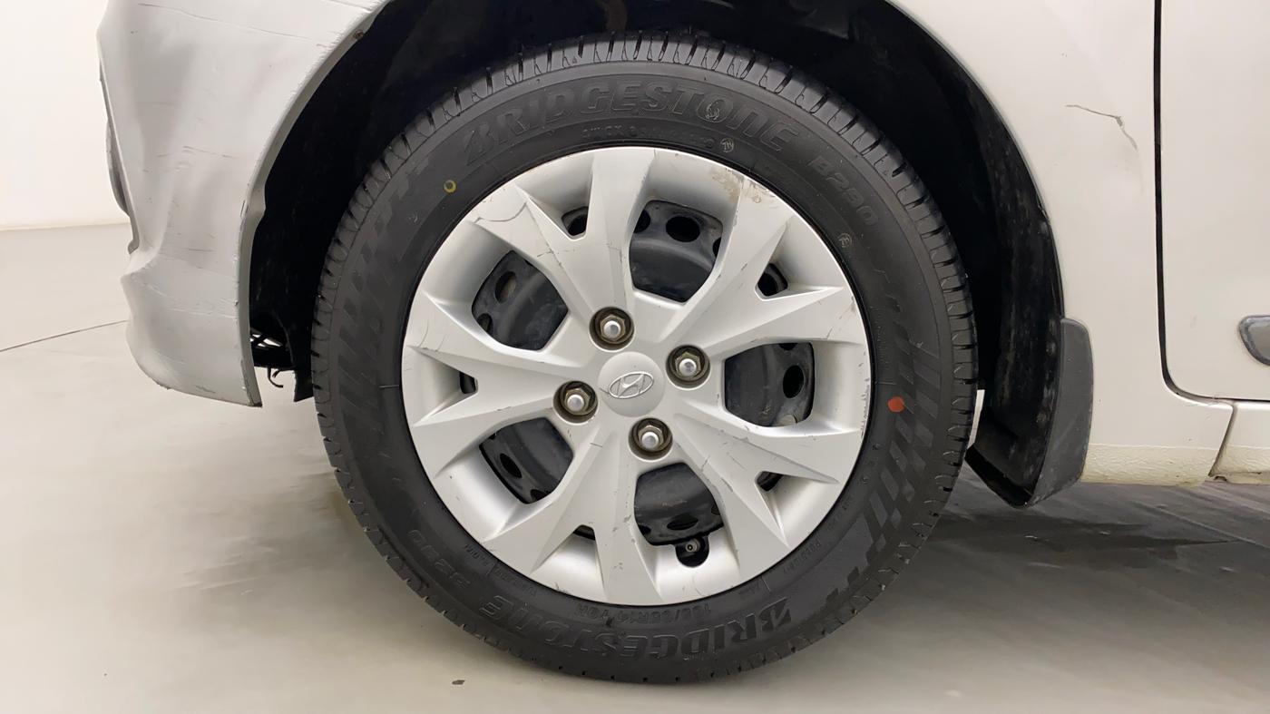 2016 Hyundai Grand i10 SPORTZ 1.2 KAPPA VTVT, Petrol, Manual, 31,109 km, Left Front Wheel