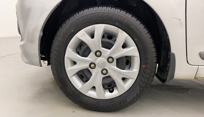 2016 Hyundai Grand i10 SPORTZ 1.2 KAPPA VTVT, Petrol, Manual, 31,109 km, Left Front Wheel