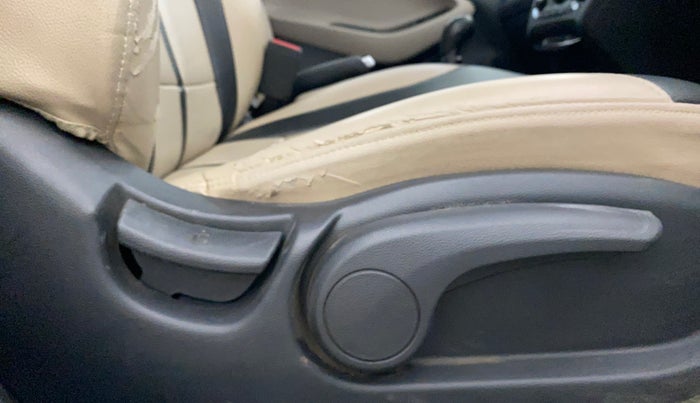 2019 Hyundai Elite i20 SPORTZ PLUS 1.2, Petrol, Manual, 72,454 km, Driver Side Adjustment Panel