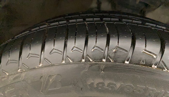 2019 Hyundai Elite i20 SPORTZ PLUS 1.2, Petrol, Manual, 72,454 km, Right Front Tyre Tread