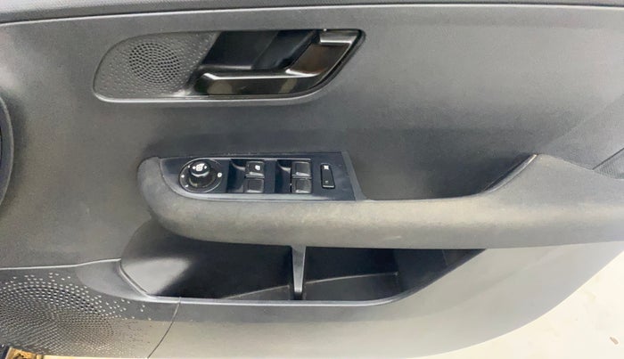 2023 Tata ALTROZ XZA PLUS DARK EDTION, Petrol, Automatic, 22,533 km, Driver Side Door Panels Control