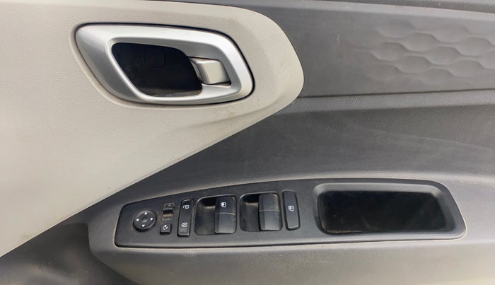 2022 Hyundai GRAND I10 NIOS SPORTZ 1.2 KAPPA VTVT CNG, CNG, Manual, 35,094 km, Driver Side Door Panels Control