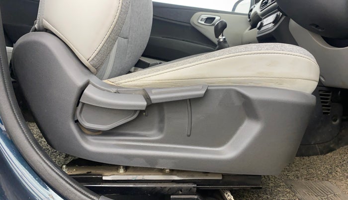 2022 Hyundai GRAND I10 NIOS SPORTZ 1.2 KAPPA VTVT CNG, CNG, Manual, 35,094 km, Driver Side Adjustment Panel