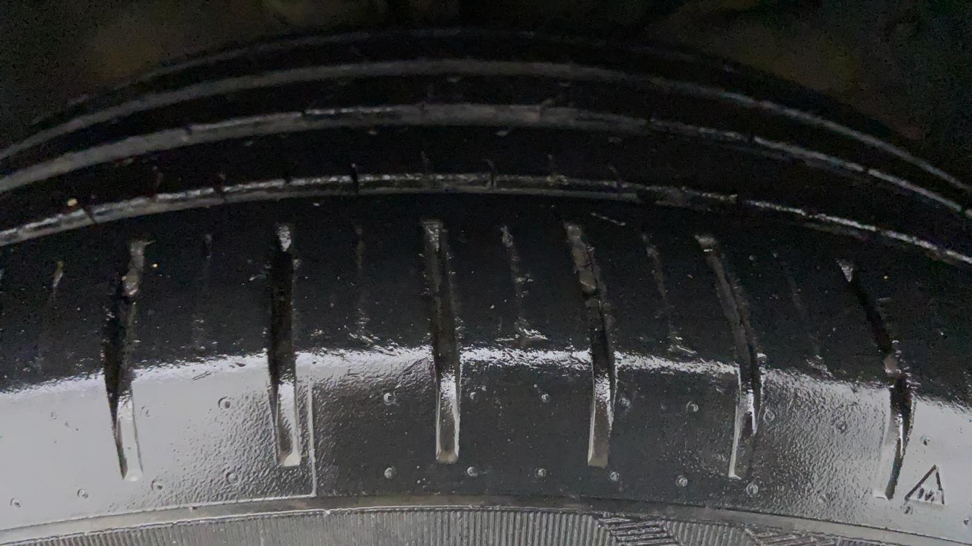 2017 Maruti Baleno ALPHA DIESEL 1.3, Diesel, Manual, 86,919 km, Right Front Tyre Tread