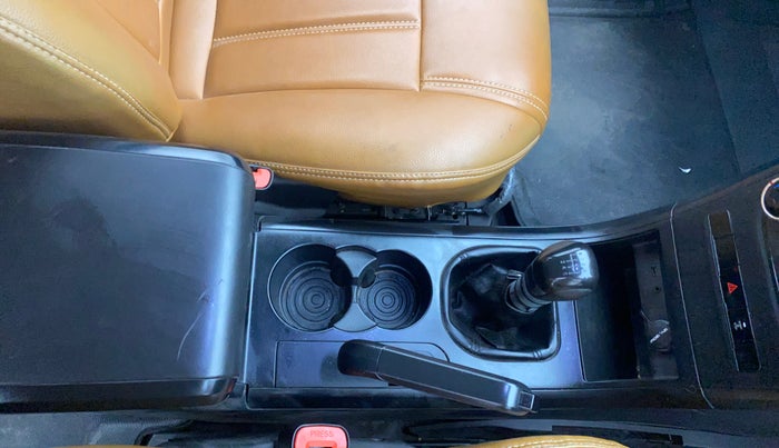 2019 Mahindra XUV500 W5, Diesel, Manual, 39,904 km, Gear Lever