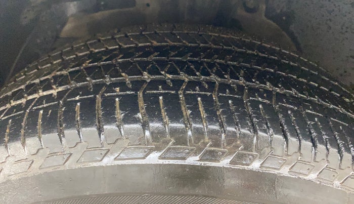 2019 Mahindra XUV500 W5, Diesel, Manual, 39,904 km, Left Front Tyre Tread