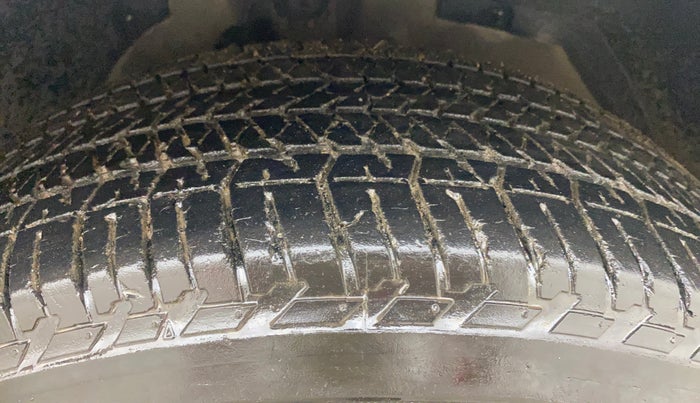 2019 Mahindra XUV500 W5, Diesel, Manual, 39,904 km, Right Front Tyre Tread