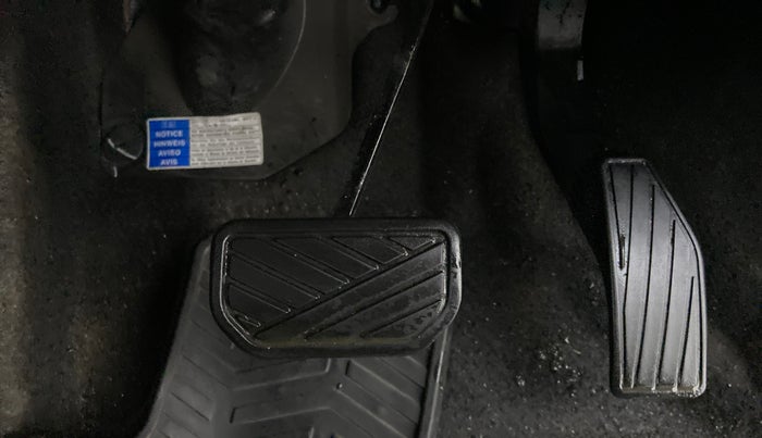 2017 Maruti IGNIS DELTA 1.2 AMT, Petrol, Automatic, 73,931 km, Pedals