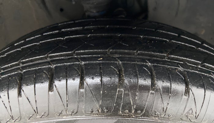2017 Maruti IGNIS DELTA 1.2 AMT, Petrol, Automatic, 73,931 km, Right Front Tyre Tread