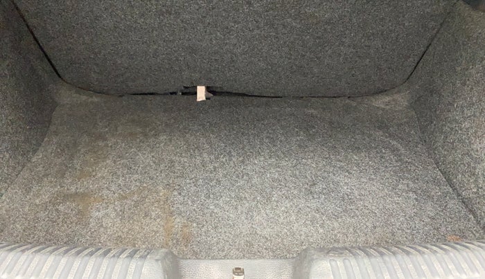 2016 Volkswagen Polo COMFORTLINE 1.2L, Petrol, Manual, 77,095 km, Boot Inside