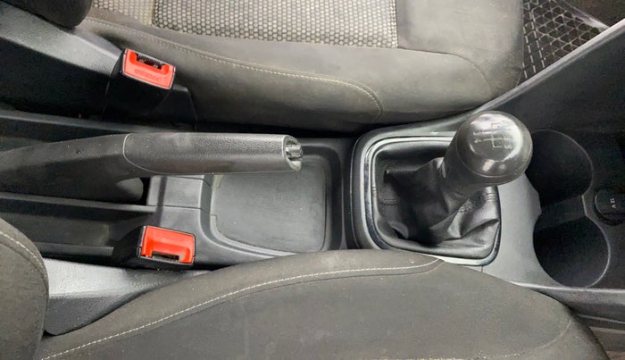 2016 Volkswagen Polo COMFORTLINE 1.2L, Petrol, Manual, 77,095 km, Gear Lever