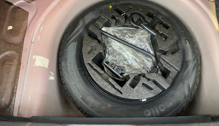 2016 Volkswagen Polo COMFORTLINE 1.2L, Petrol, Manual, 77,095 km, Spare Tyre