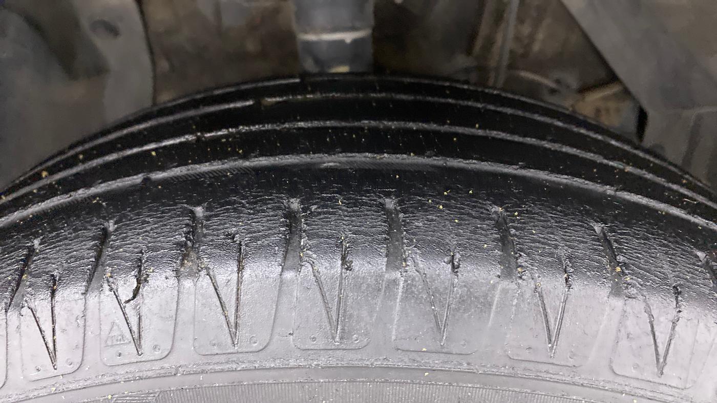 2017 Maruti Vitara Brezza ZDI, Diesel, Manual, 80,561 km, Right Front Tyre Tread