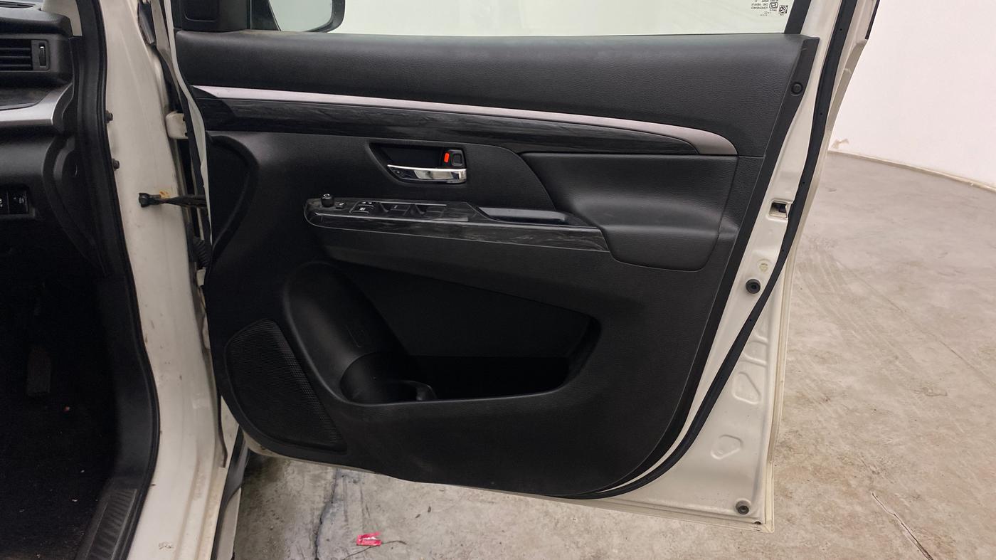 2022 Maruti XL6 ALPHA AT, Petrol, Automatic, 75,299 km, Driver Side Door Panels Control