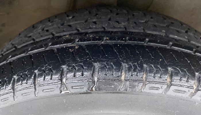 2007 Maruti Zen Estilo VXI, Petrol, Manual, 38,908 km, Right Front Tyre Tread