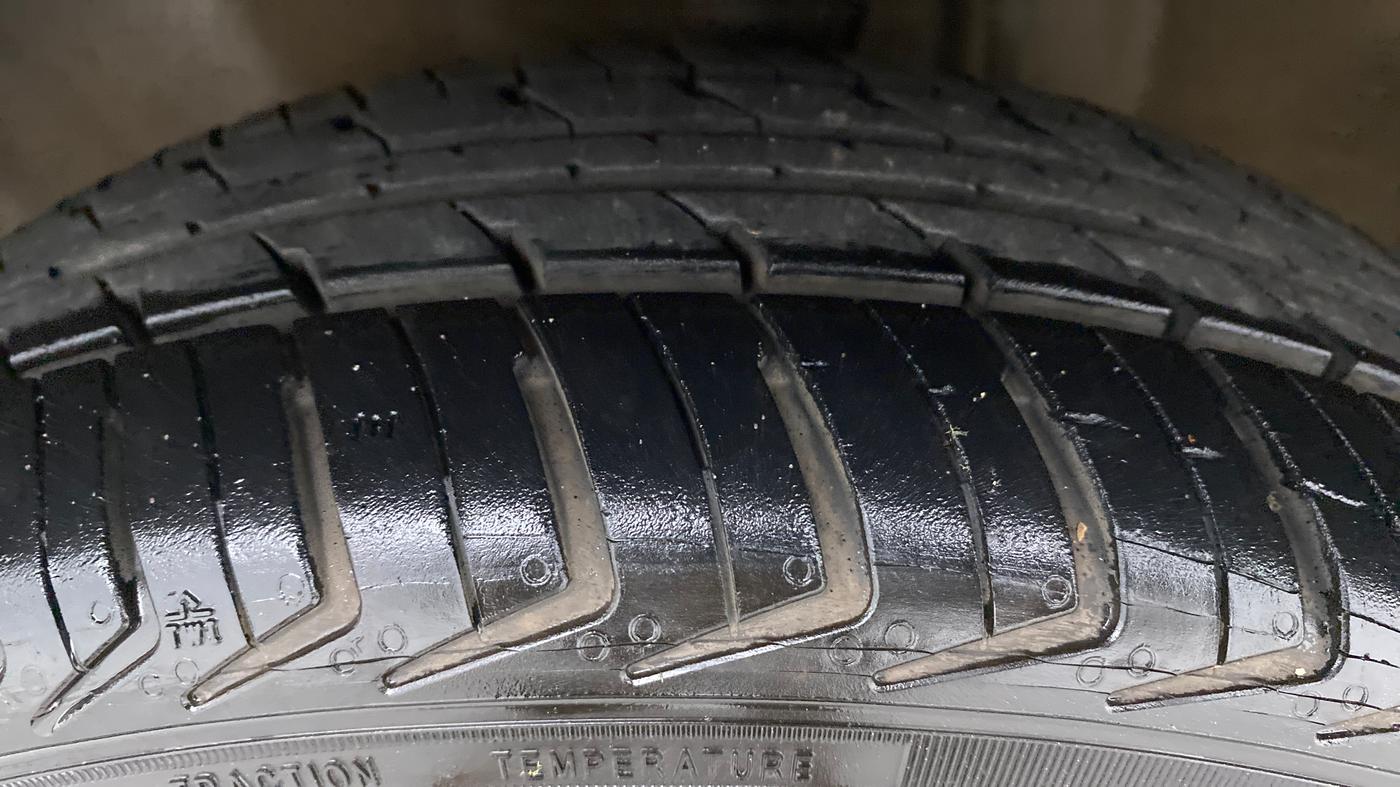 2007 Maruti Zen Estilo VXI, Petrol, Manual, 38,908 km, Left Front Tyre Tread