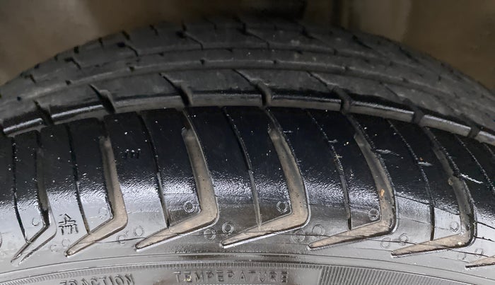 2007 Maruti Zen Estilo VXI, Petrol, Manual, 38,908 km, Left Front Tyre Tread