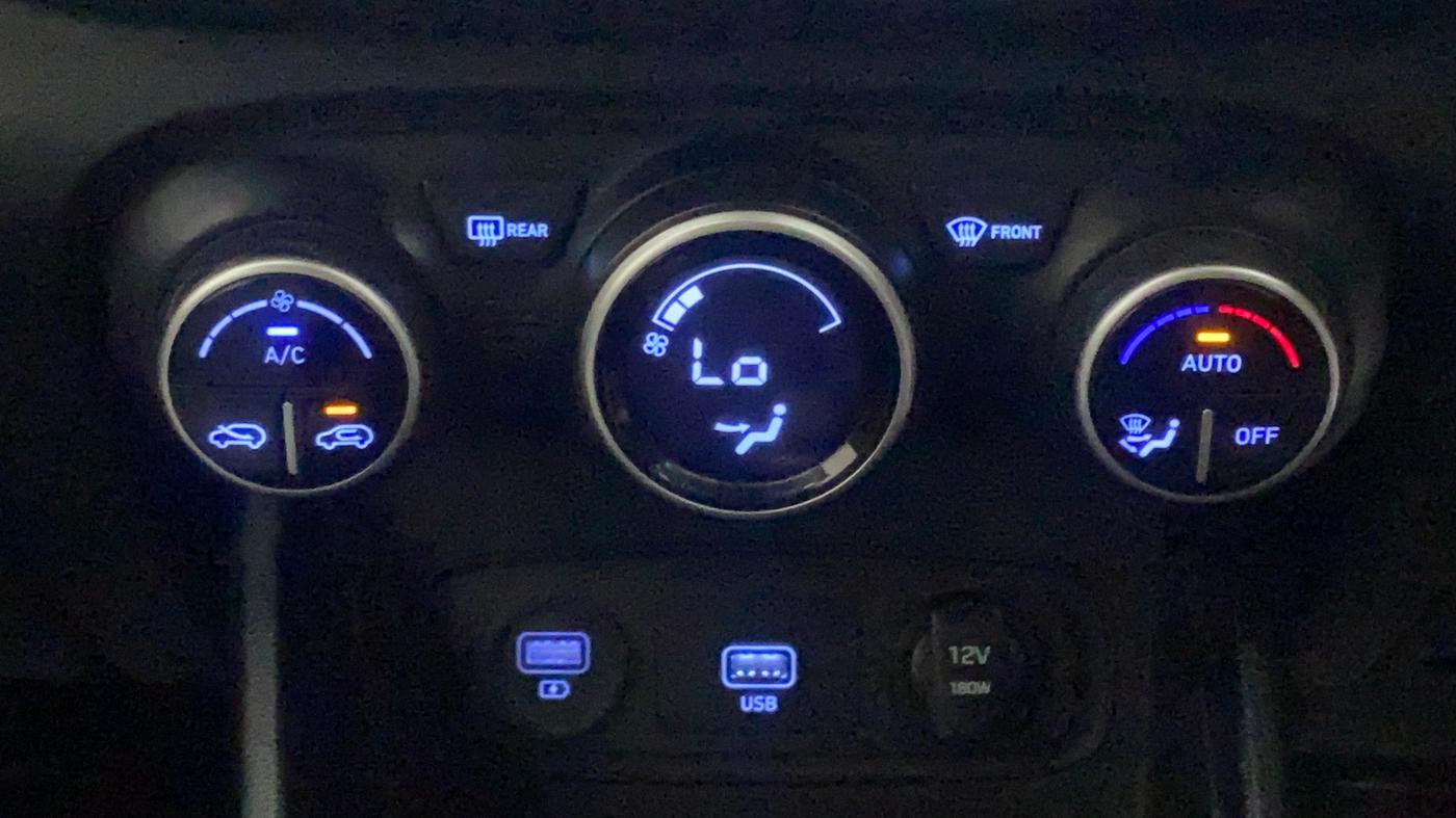 2019 Hyundai VENUE SX 1.0 TURBO, Petrol, Manual, 35,407 km, Automatic Climate Control