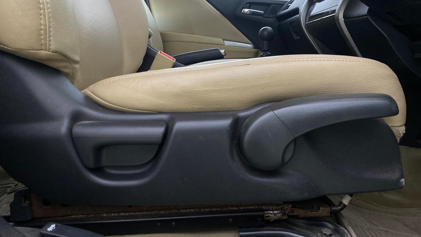 2014 Honda City 1.5L I-VTEC V MT, Petrol, Manual, 63,655 km, Driver Side Adjustment Panel