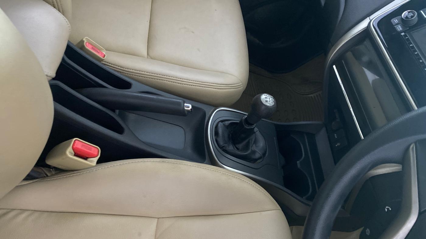 2014 Honda City 1.5L I-VTEC V MT, Petrol, Manual, 63,655 km, Gear Lever