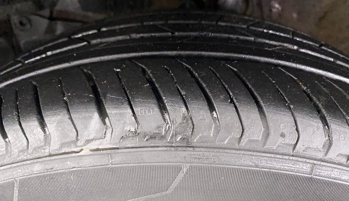 2017 Honda WR-V 1.2 i-VTEC VX MT, Petrol, Manual, 66,504 km, Left Front Tyre Tread