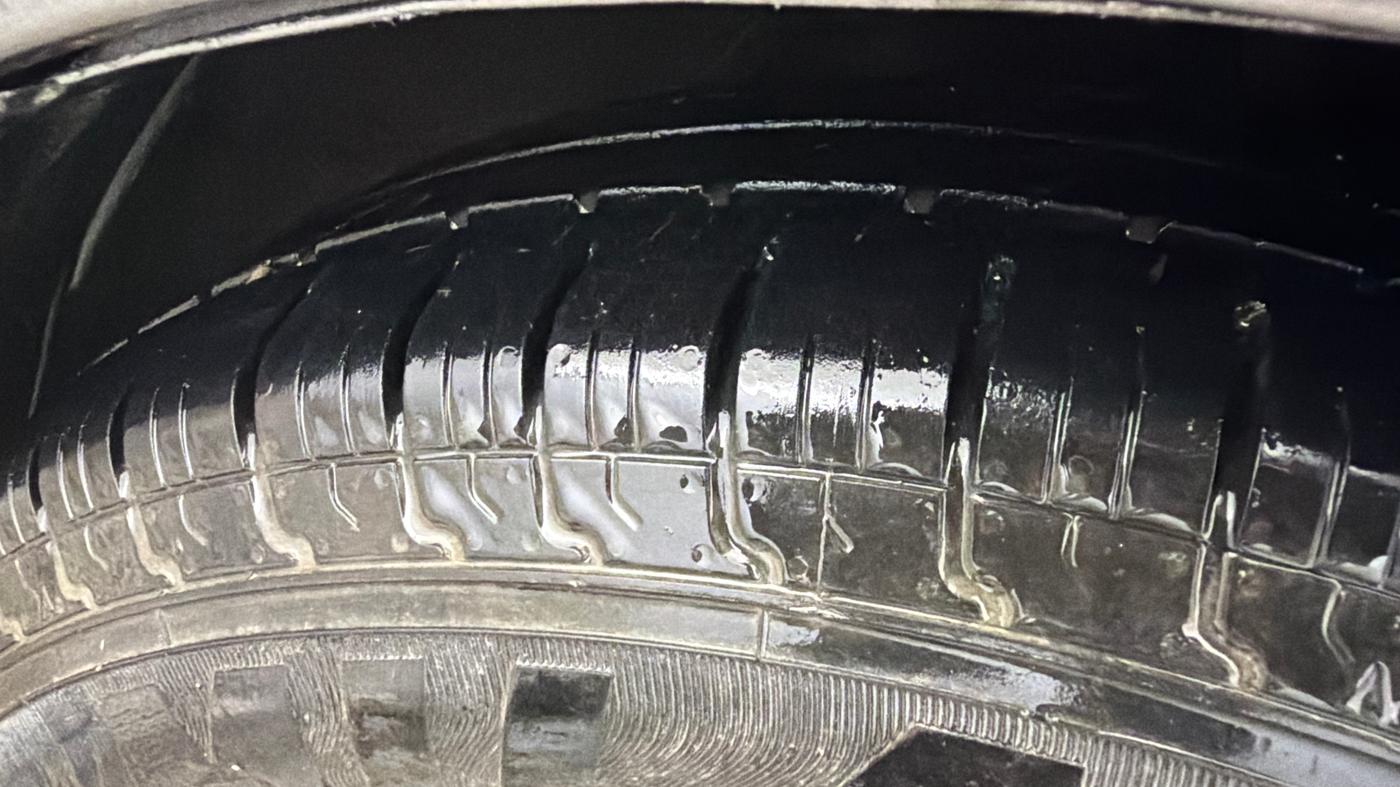 2019 Maruti Celerio VXI AMT, CNG, Automatic, 66,387 km, Right Front Tyre Tread