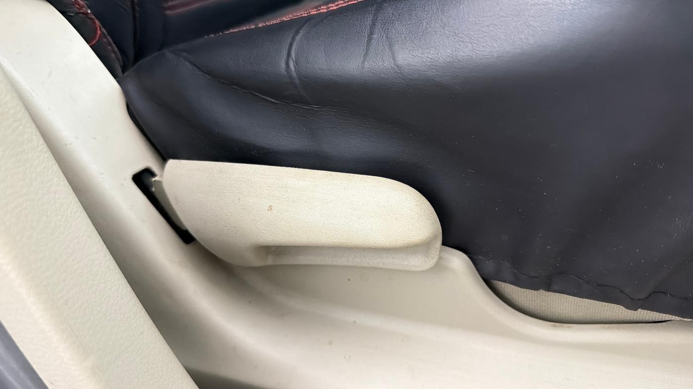 2019 Maruti Celerio VXI AMT, CNG, Automatic, 66,387 km, Driver Side Adjustment Panel